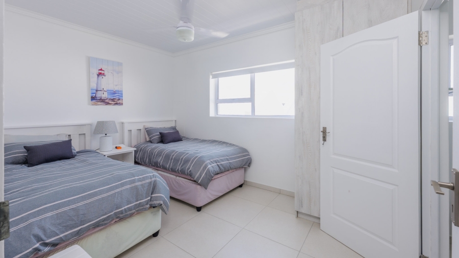 4 Bedroom Property for Sale in Oceanview Heights Western Cape